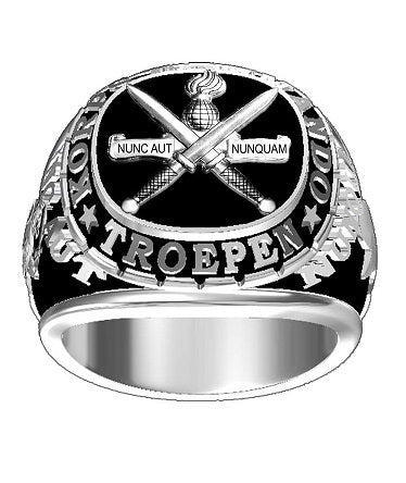Honor Ring Nunc Aut Nunquam front met korpslogo