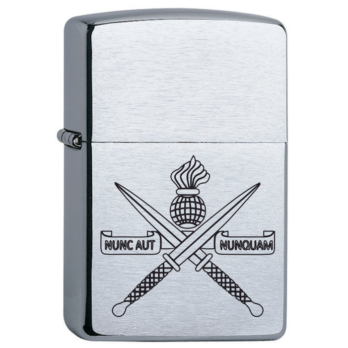 Zippo Regular aansteker chroom met korpslogo