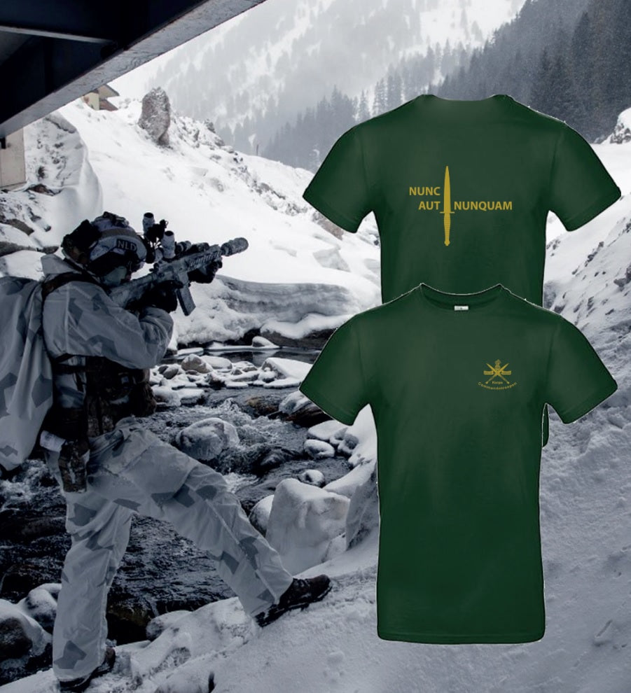 KCT T-shirt groen met gouden korpslogo en Dolk en de tekst Nunc aut Nunquam