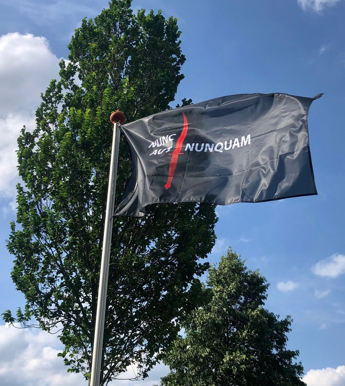 KCT vlag Nunc aut Nunquam